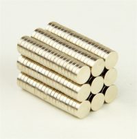 4mm dia x 1 mm tjock Kraftfull Disc Neodymium Magnet Small N35 Super Strong Rare Earth Flat Tunna magneter Kanada