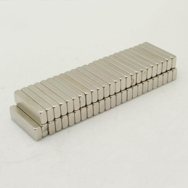 20mmx6mmx3mm neodymblokkmagnet N38 Kraftig flat sjeldne jord rektangulære magneter for håndverk 20x6x3mm