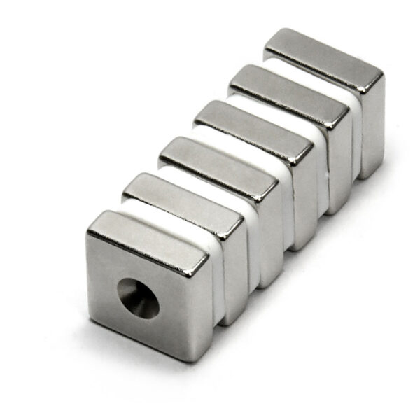 Neodymium blokkmagnet 15 x 15 x 5 mm with countersunk hole 5mm Bar Countersunk Magnets  (50 Pakke) - Bilde 2