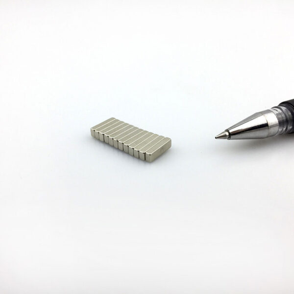 10x2x2 mm dikke Neodymium blokmagneet N42 Krachtige zeldzame aarde rechthoekige magneten Sterke magnetische blokken Verkoop - Afbeelding 3