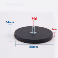 Magnete neodimio Ø 88 mm in gomma nera rivestita con borchie filettata, contiene ca.. 36kg, Discussione M6